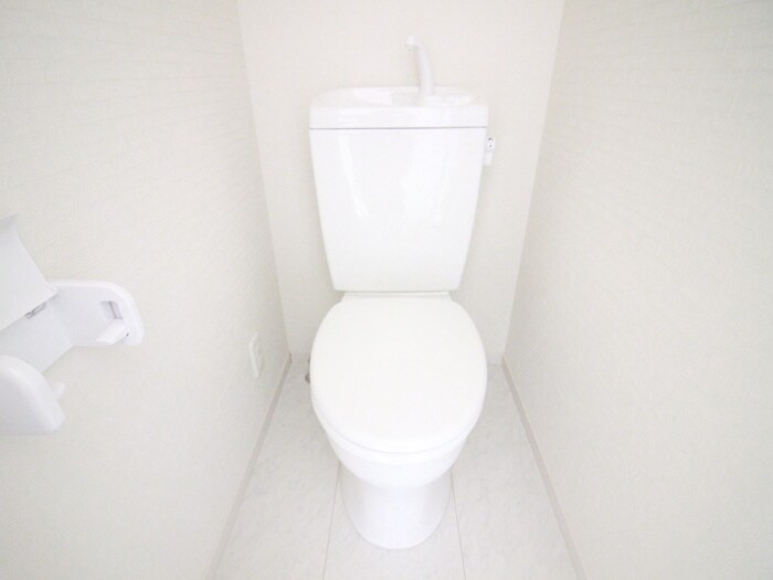 物件内観写真8　(トイレ)