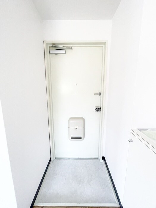 物件内観写真18　(玄関)