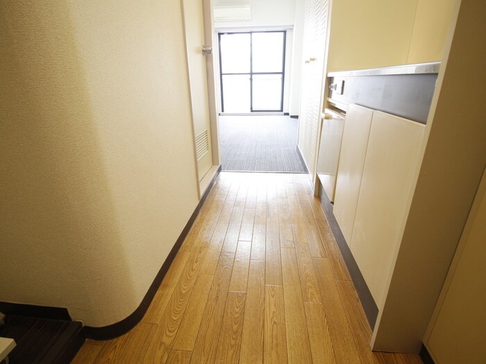 物件内観写真16　(廊下)