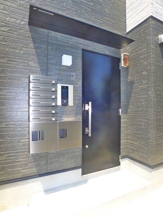 ベルシエル高野のエントランス部分