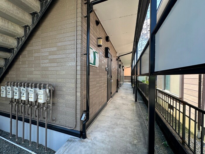 物件外観写真5　(エントランス部分)