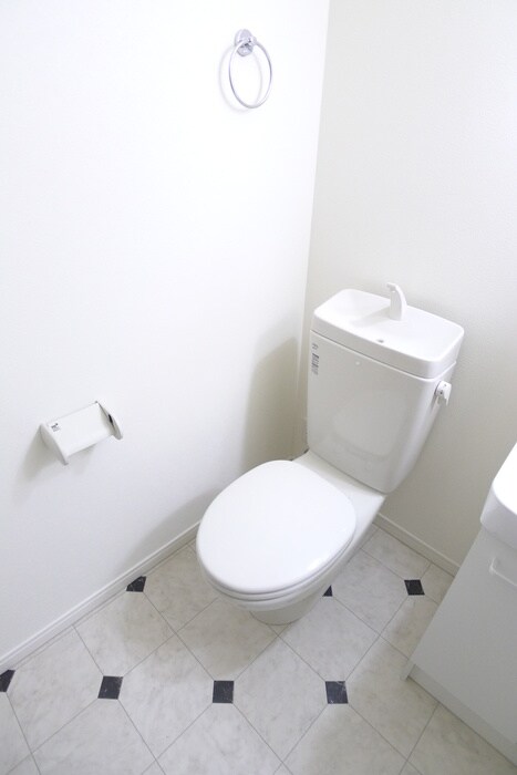 物件内観写真8　(トイレ)