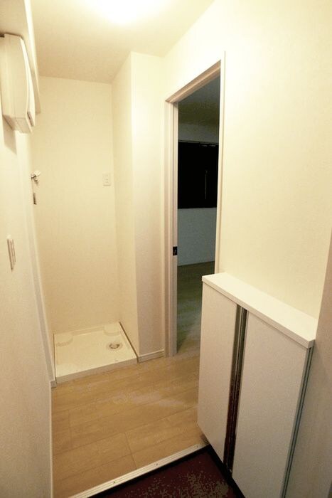 物件内観写真12　(玄関)