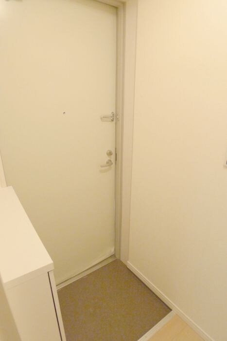 物件内観写真13　(玄関)