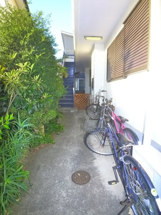 物件外観写真6　(エントランス部分)