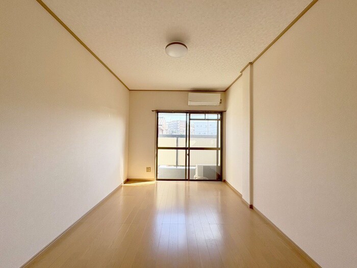 物件内観写真10　(居室)