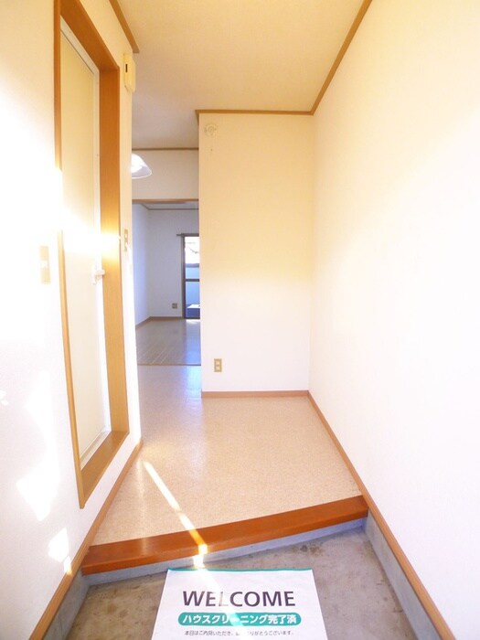 物件内観写真16　(玄関)