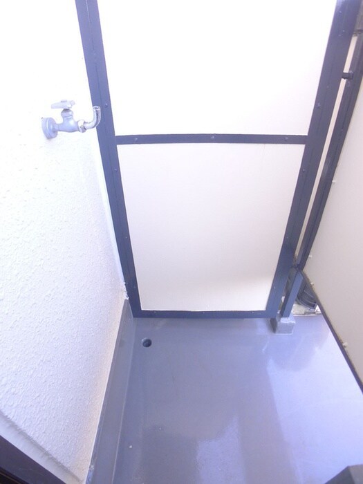 物件内観写真18　(洗濯機置場)