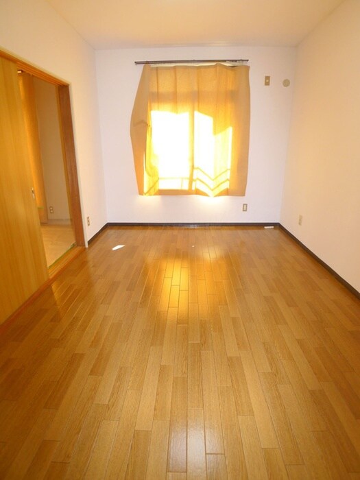 物件内観写真9　(室内からの展望)