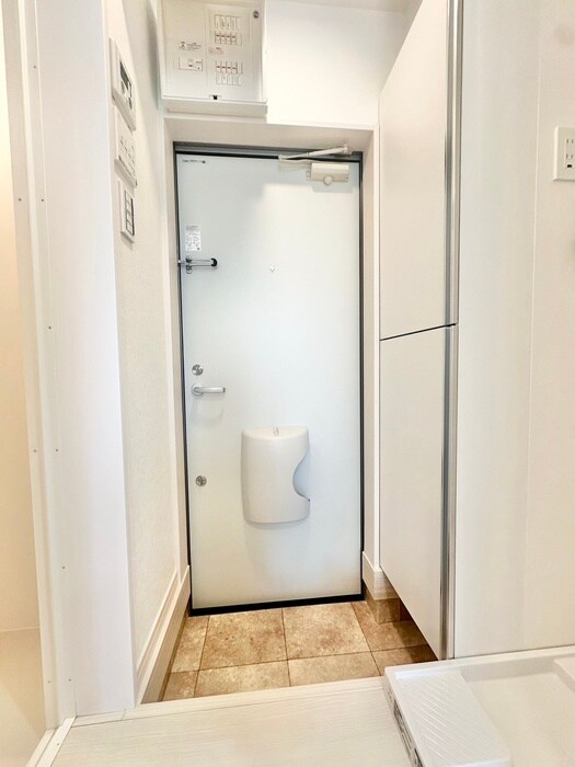 物件内観写真16　(玄関)