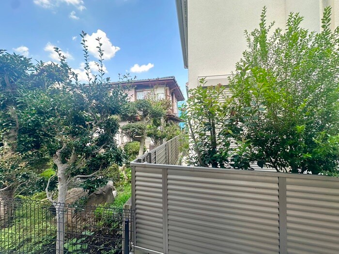 物件内観写真17　(室内からの展望)