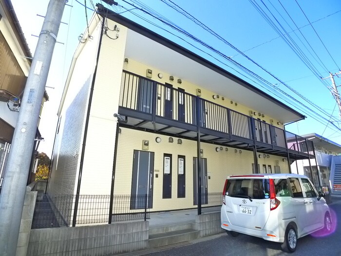 物件外観写真3　(エントランス部分)