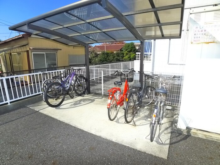 物件外観写真4　(駐輪場)