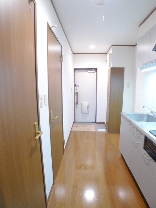 物件内観写真16　(廊下)