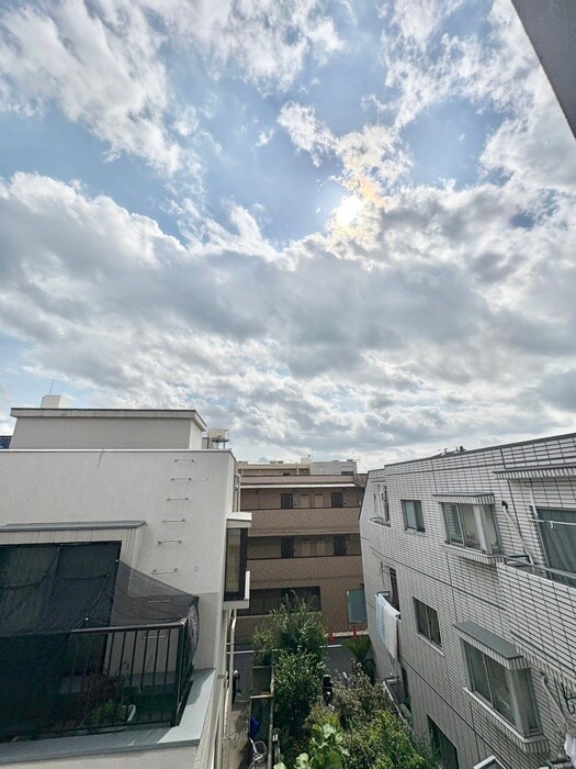 物件内観写真12　(室内からの展望)