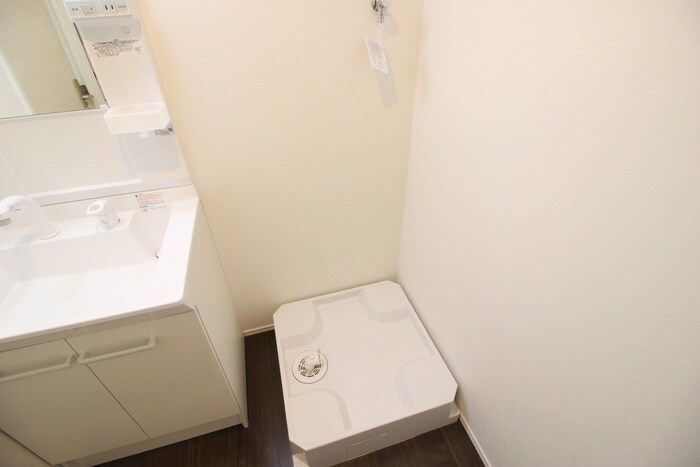 物件内観写真14　(洗濯機置場)