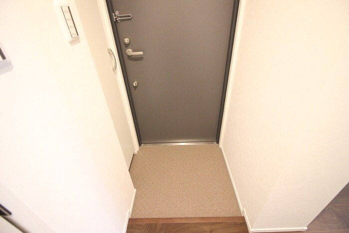 物件内観写真17　(玄関)