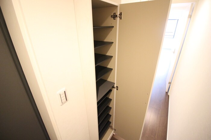 物件内観写真18　(靴箱)