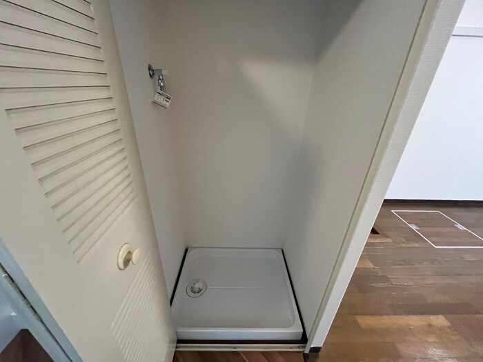 物件内観写真15　(洗濯機置場)