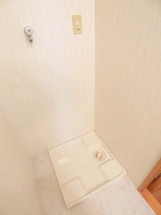 物件内観写真17　(洗濯機置場)