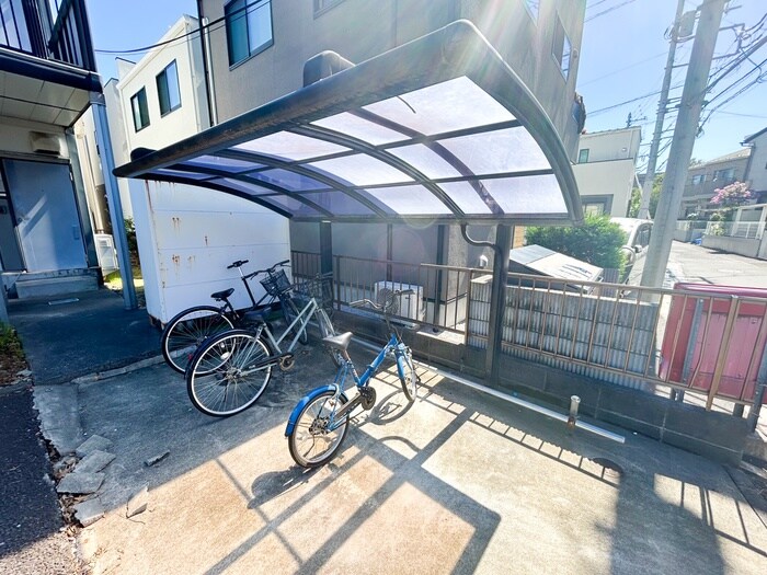 物件外観写真3　(駐輪場)