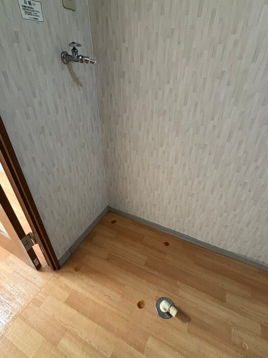 物件内観写真16　(洗濯機置場)