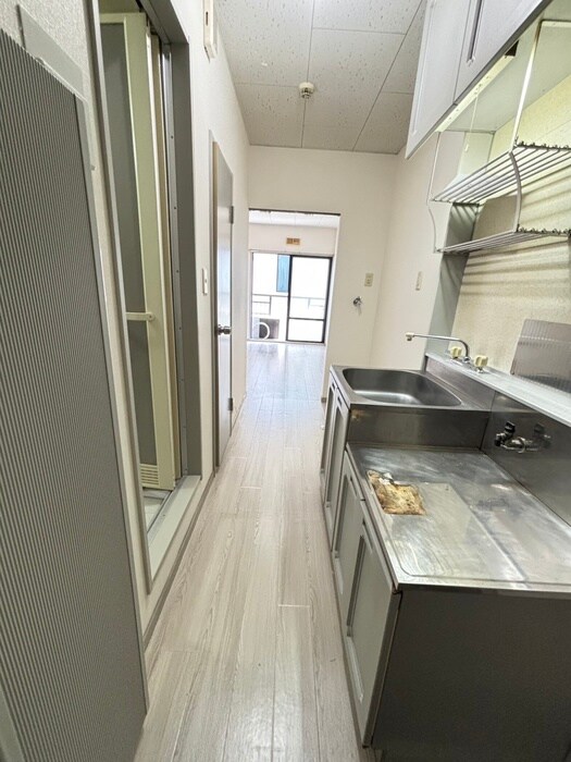 物件内観写真17　(廊下)