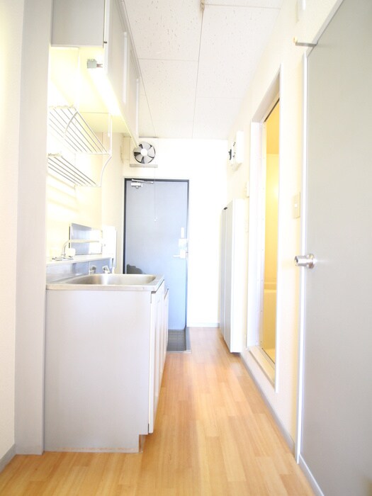 物件内観写真18　(廊下)