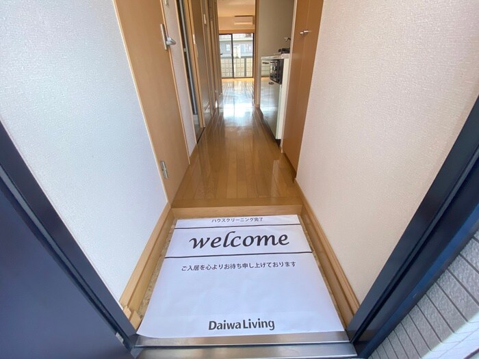 物件内観写真16　(玄関)