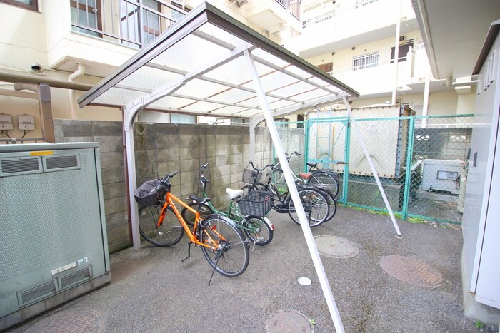 物件外観写真4　(駐輪場)