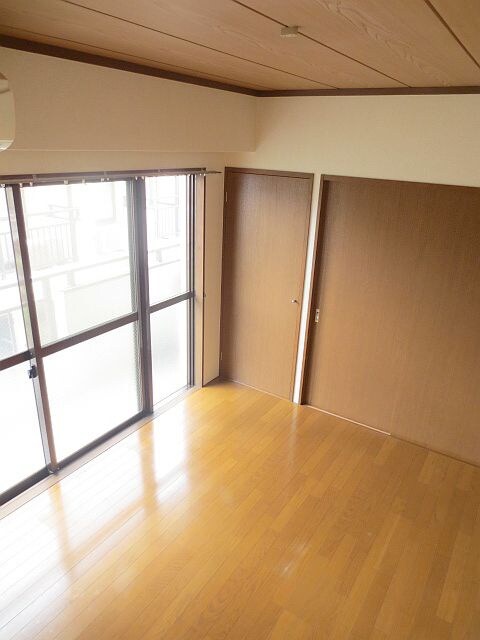 物件内観写真10　(居室)