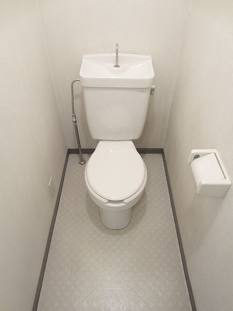 物件内観写真15　(トイレ)