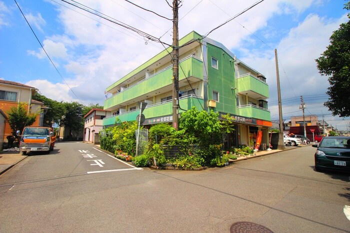 物件外観写真2　(エントランス部分)