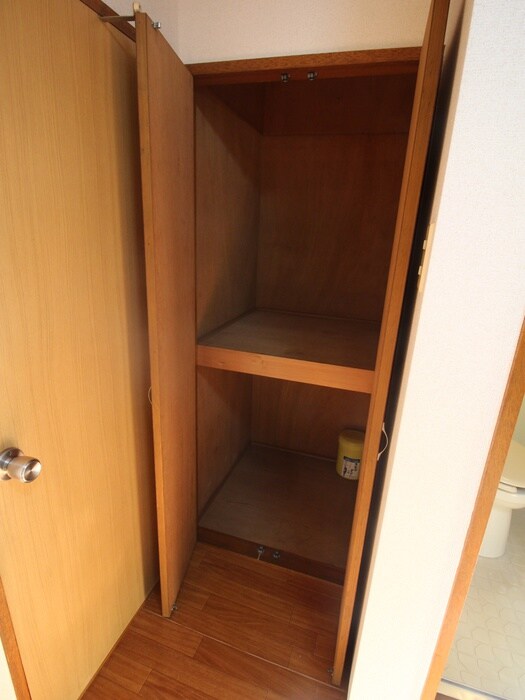 物件内観写真12　(収納)