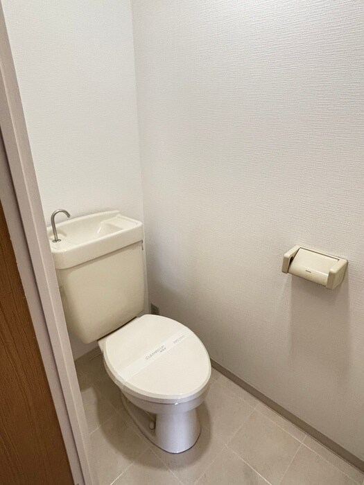 物件内観写真12　(トイレ)