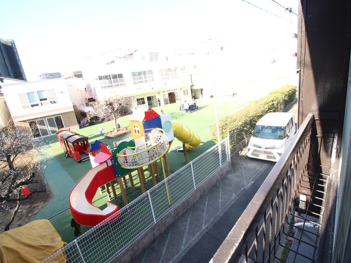 物件内観写真22　(室内からの展望)