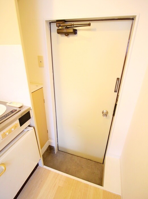 物件内観写真11　(玄関)