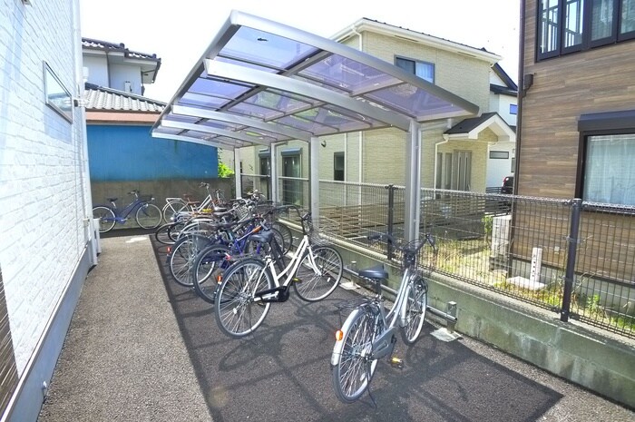 物件外観写真4　(駐輪場)