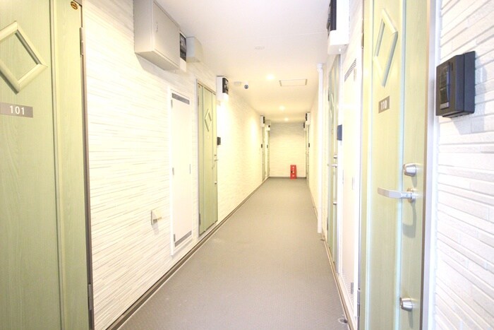 物件外観写真5　(エントランス部分)