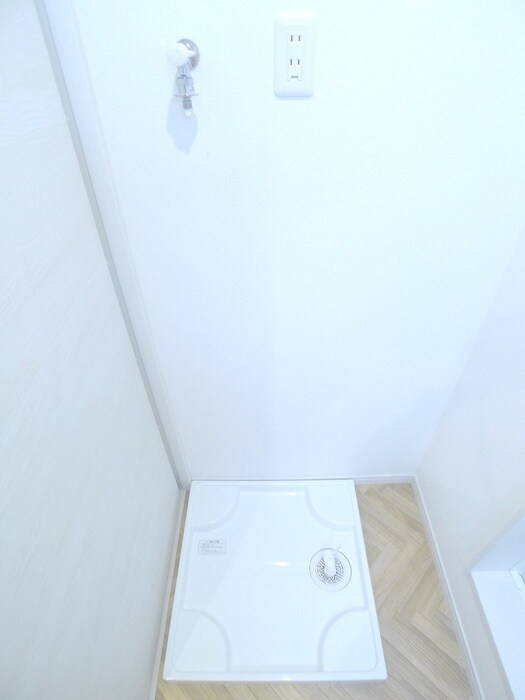 物件内観写真12　(洗濯機置場)