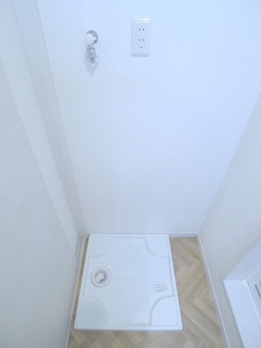 物件内観写真15　(洗濯機置場)