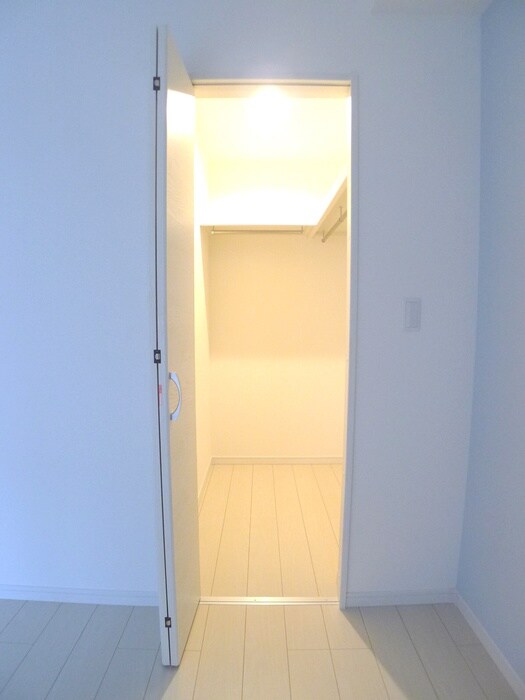 物件内観写真16　(収納)