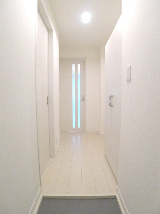 物件内観写真19　(玄関)