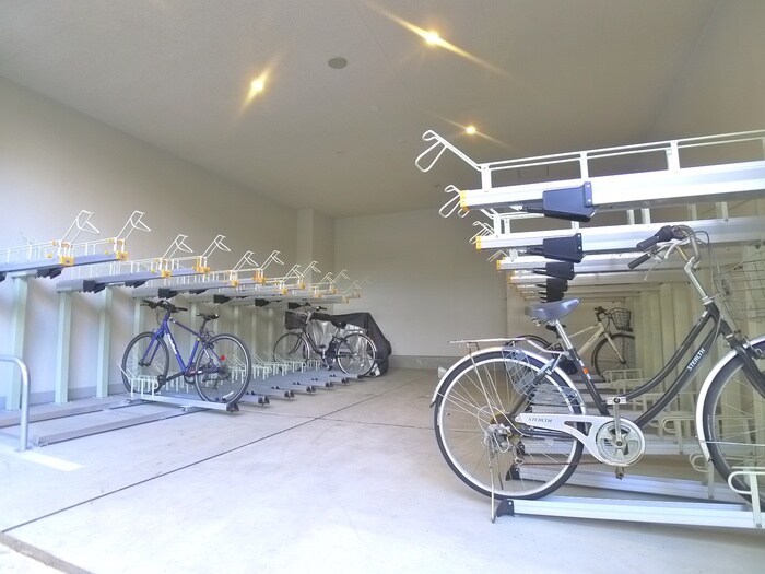 物件外観写真5　(駐輪場)