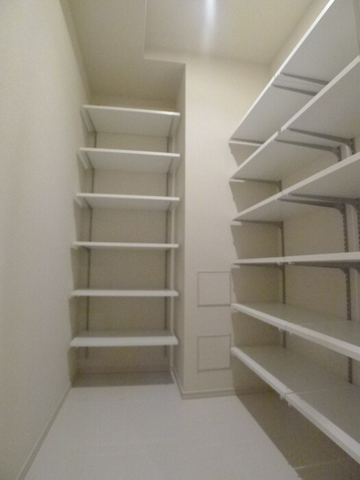 物件内観写真18　(靴箱)