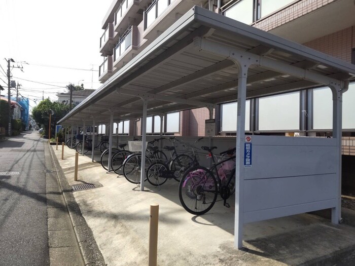 物件外観写真4　(駐輪場)