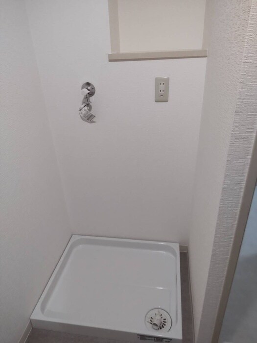 物件内観写真14　(洗濯機置場)