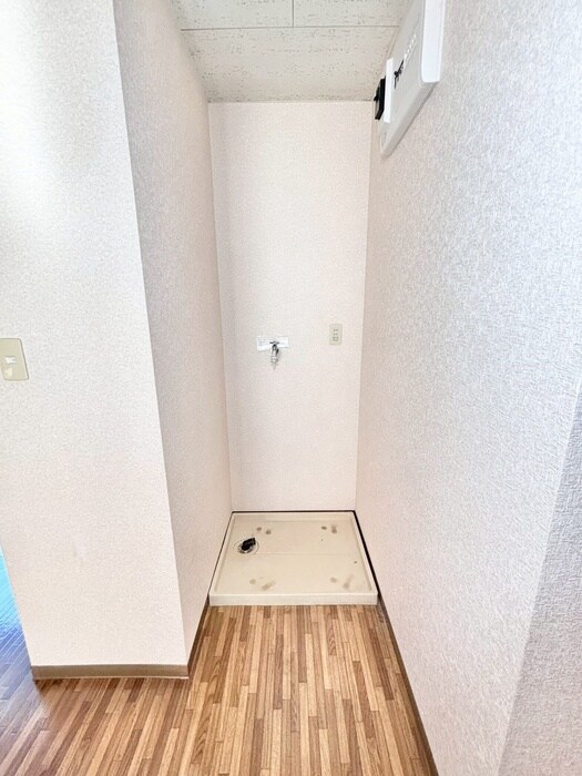 物件内観写真12　(洗濯機置場)