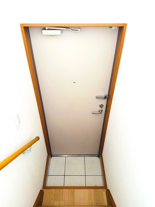 物件内観写真17　(玄関)