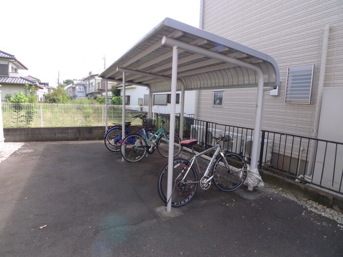 物件外観写真4　(駐輪場)